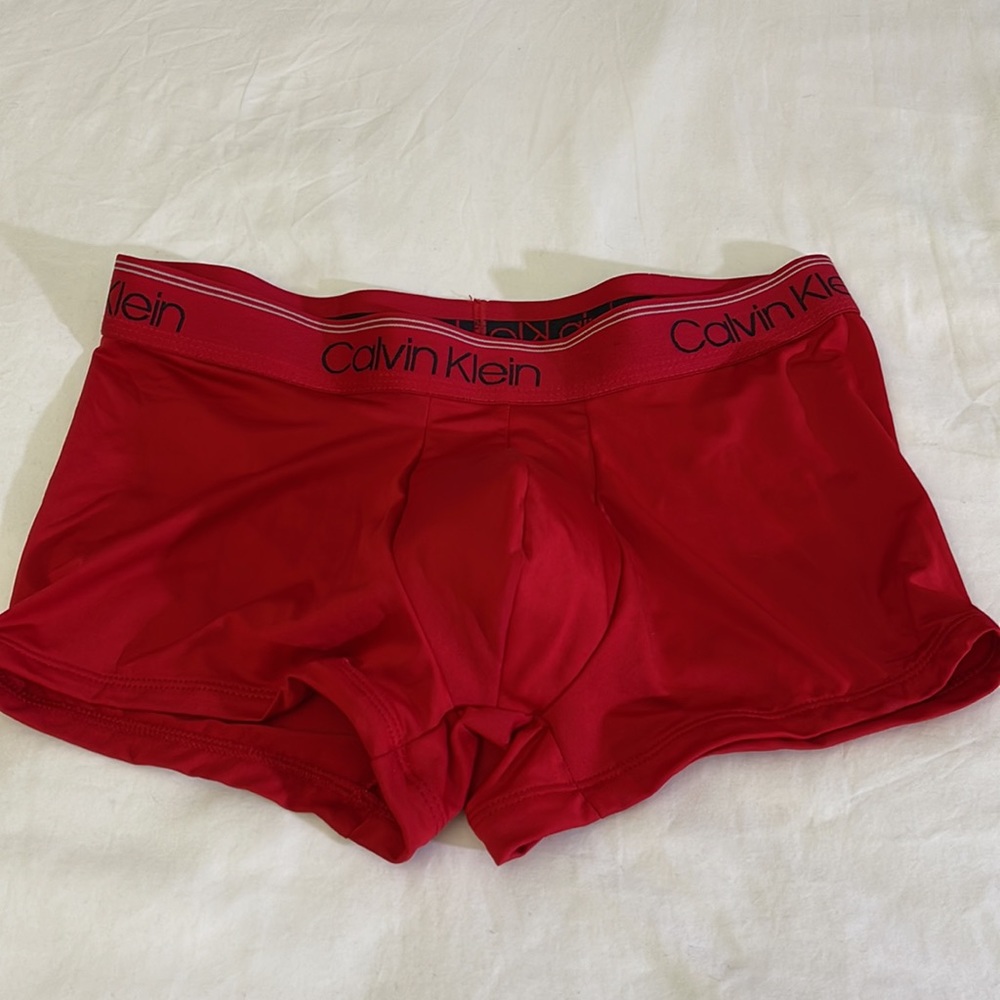 CALVIN KLEIN MICROFIBER BOXER TRUNK S nwot
